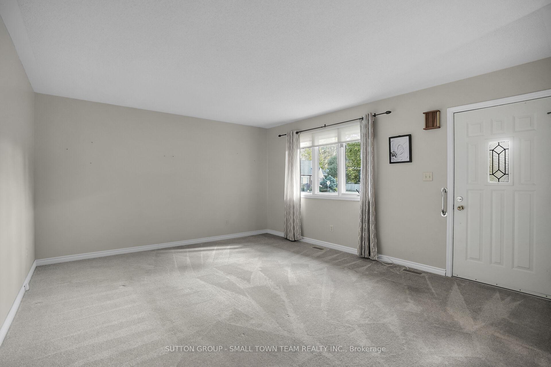 Photo 7 of 110 John Street W, South Huron, Exeter — HOMEH