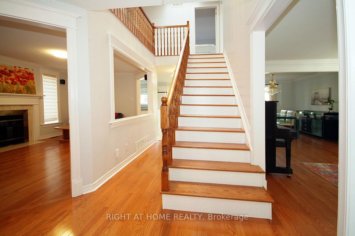 Photo 3 of 26 Strathbury Street, Ottawa, Centrepointe — HOMEH
