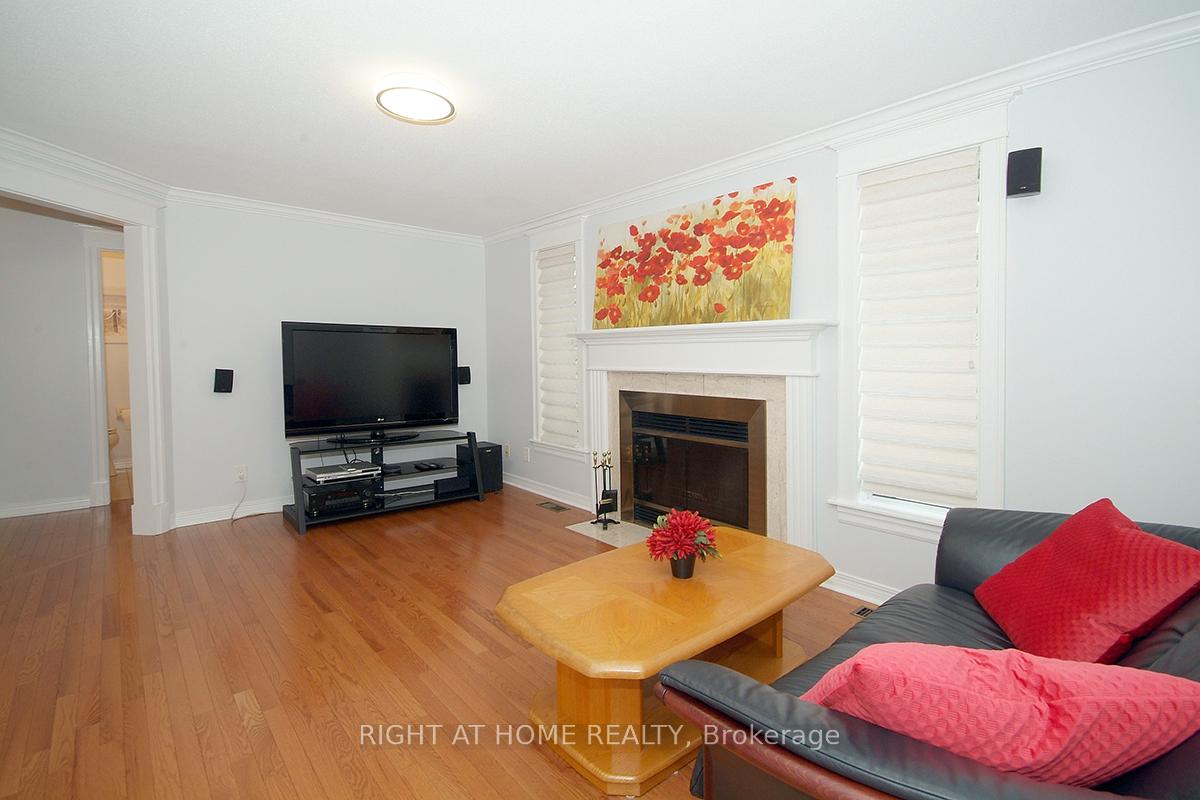 Photo 6 of 26 Strathbury Street, Ottawa, Centrepointe — HOMEH