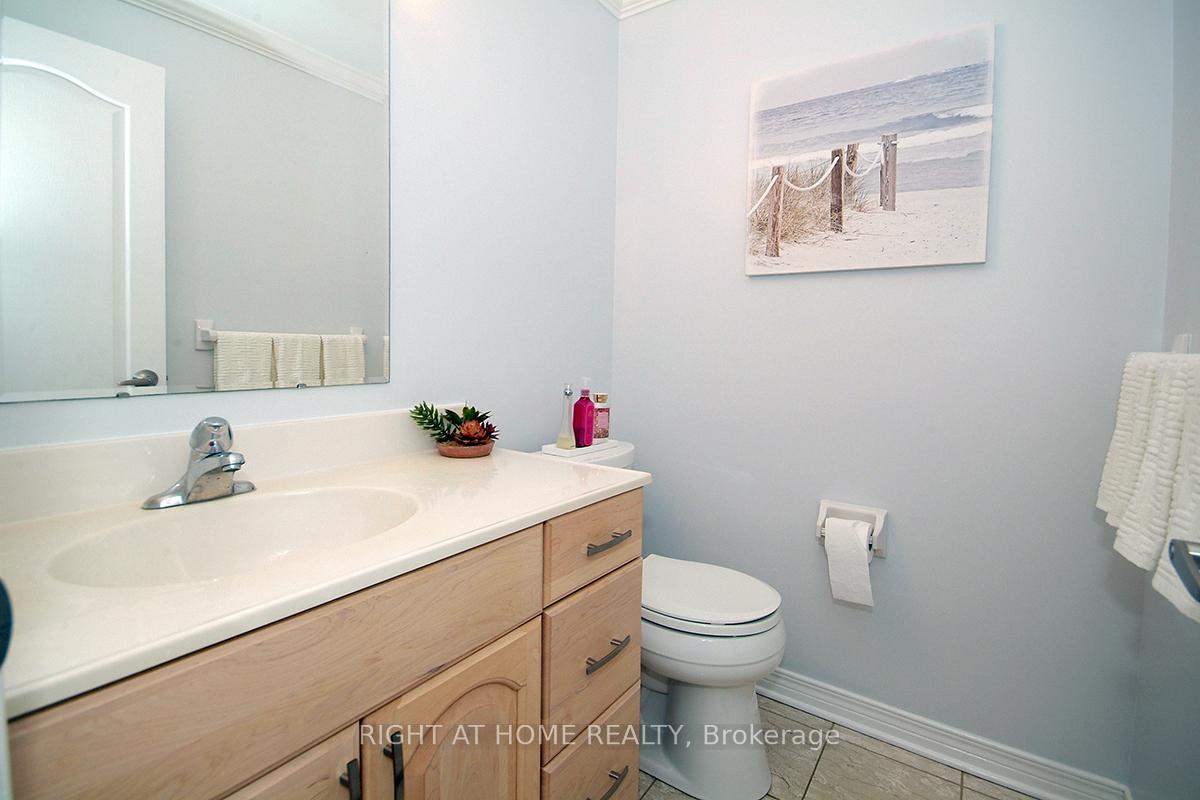 Photo 11 of 26 Strathbury Street, Ottawa, Centrepointe — HOMEH