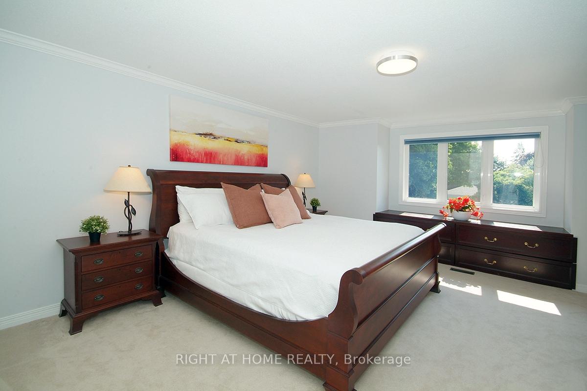 Photo 12 of 26 Strathbury Street, Ottawa, Centrepointe — HOMEH