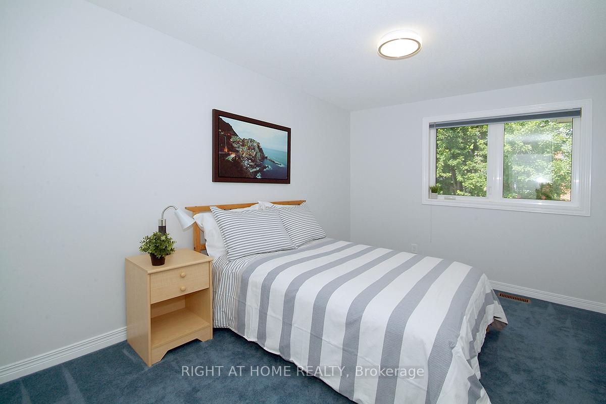 Photo 18 of 26 Strathbury Street, Ottawa, Centrepointe — HOMEH