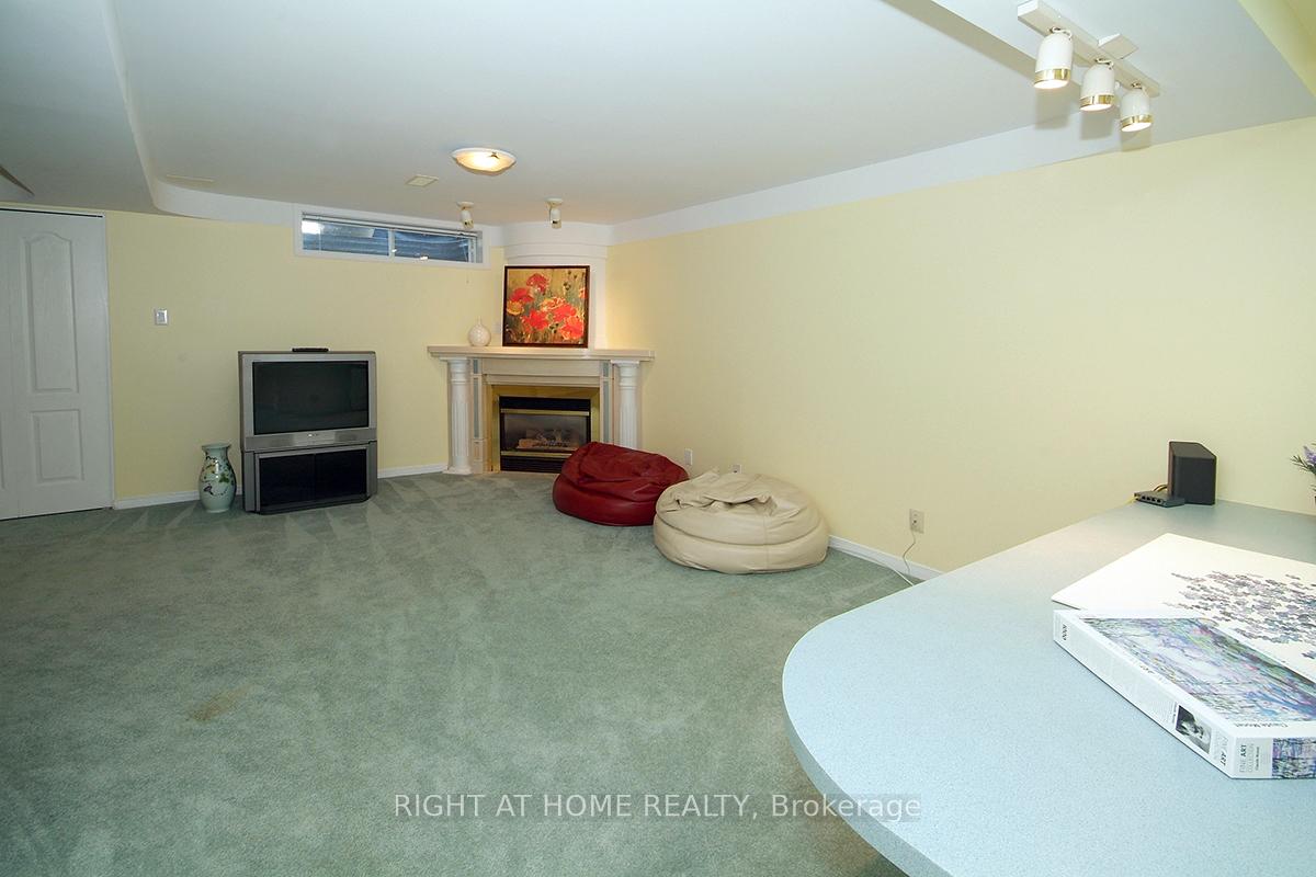 Photo 21 of 26 Strathbury Street, Ottawa, Centrepointe — HOMEH