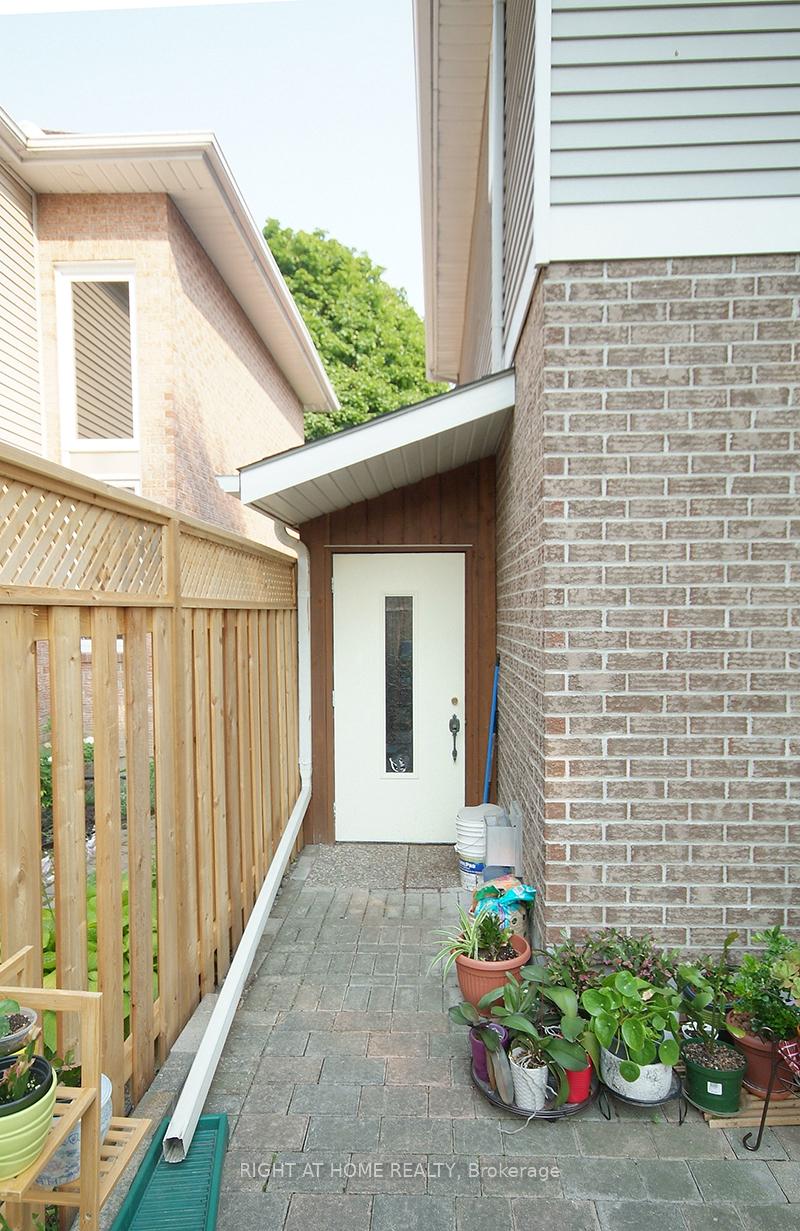 Photo 27 of 26 Strathbury Street, Ottawa, Centrepointe — HOMEH