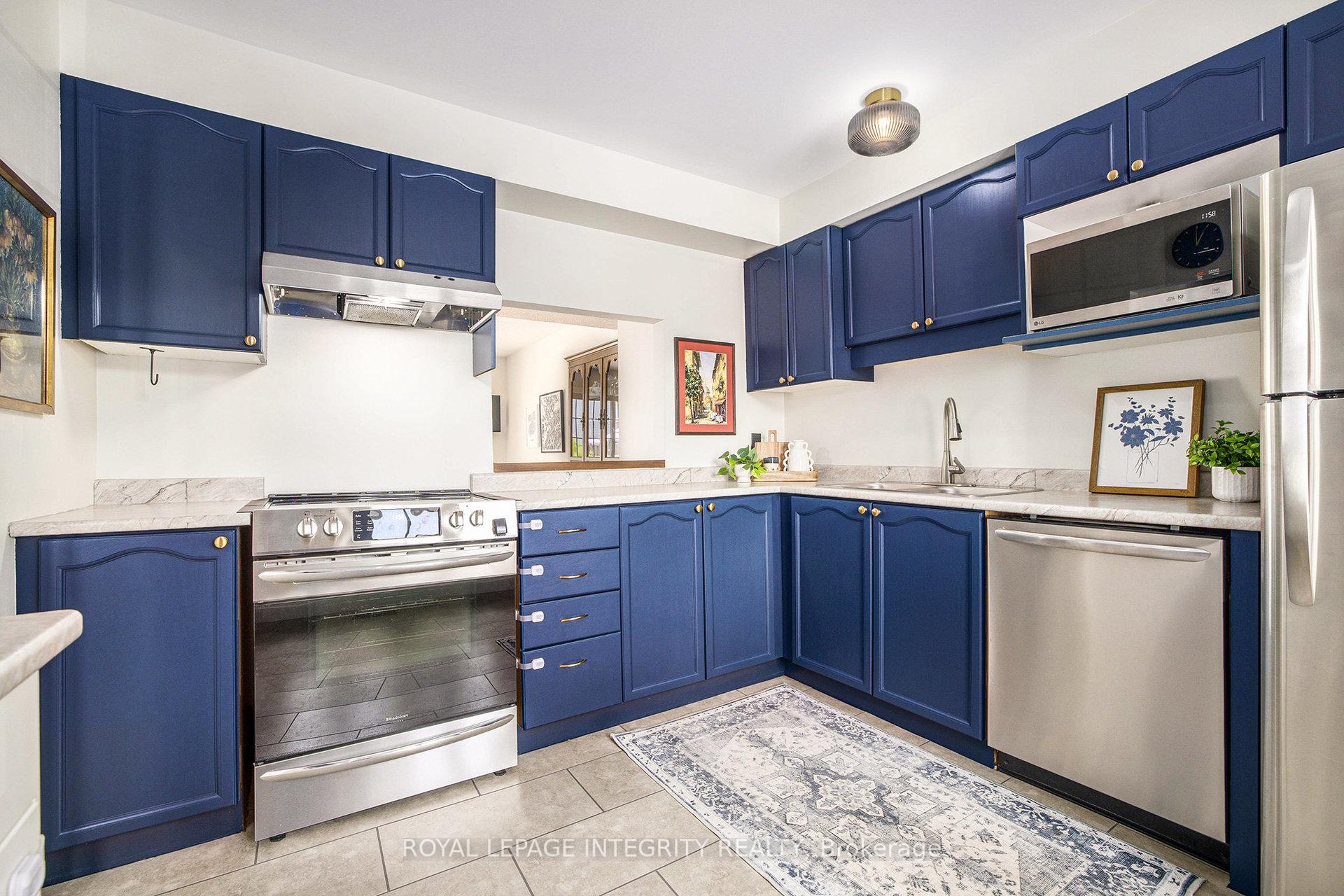 Photo 9 of 135 Monterey Drive, Ottawa, Leslie Park — HOMEH