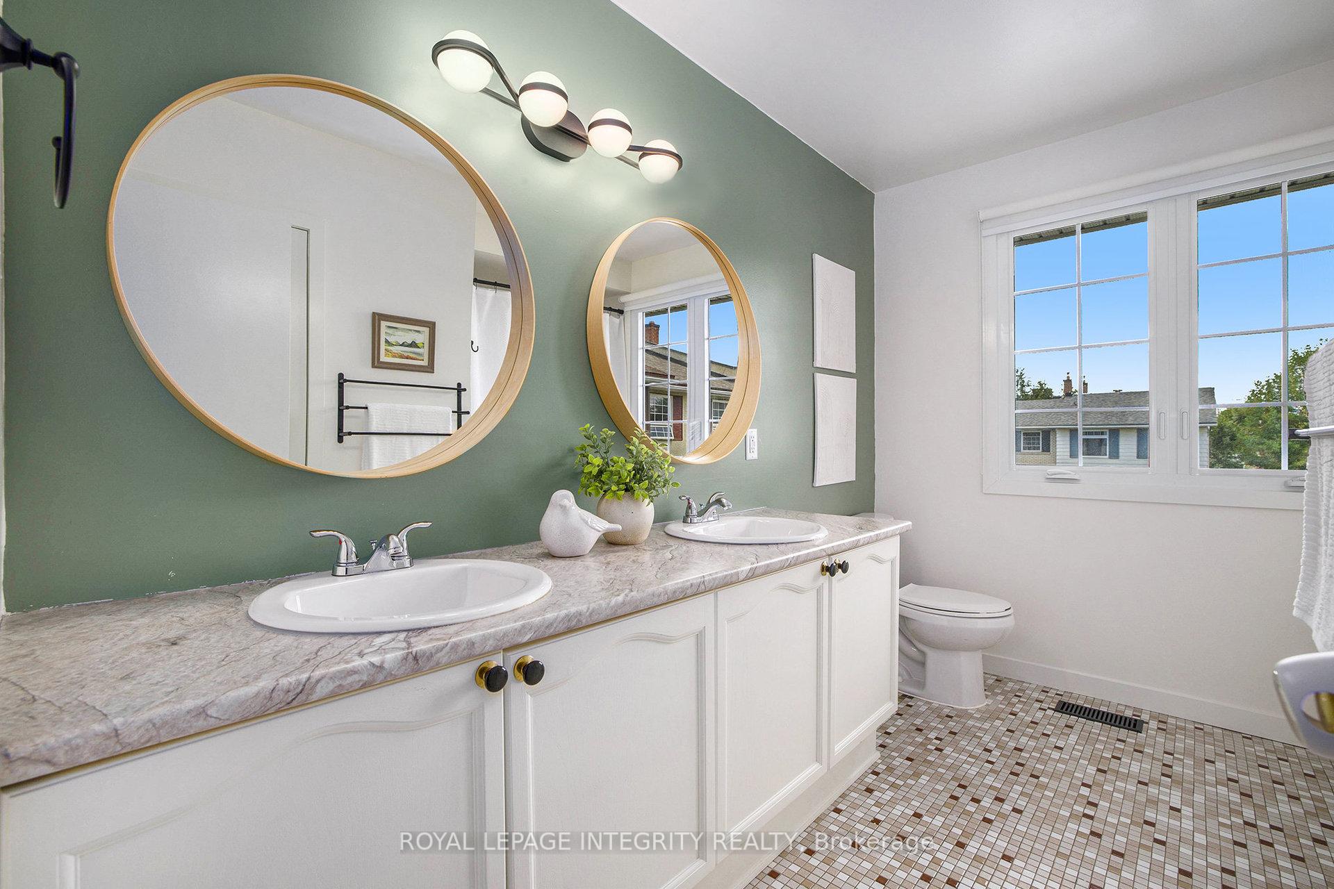 Photo 17 of 135 Monterey Drive, Ottawa, Leslie Park — HOMEH