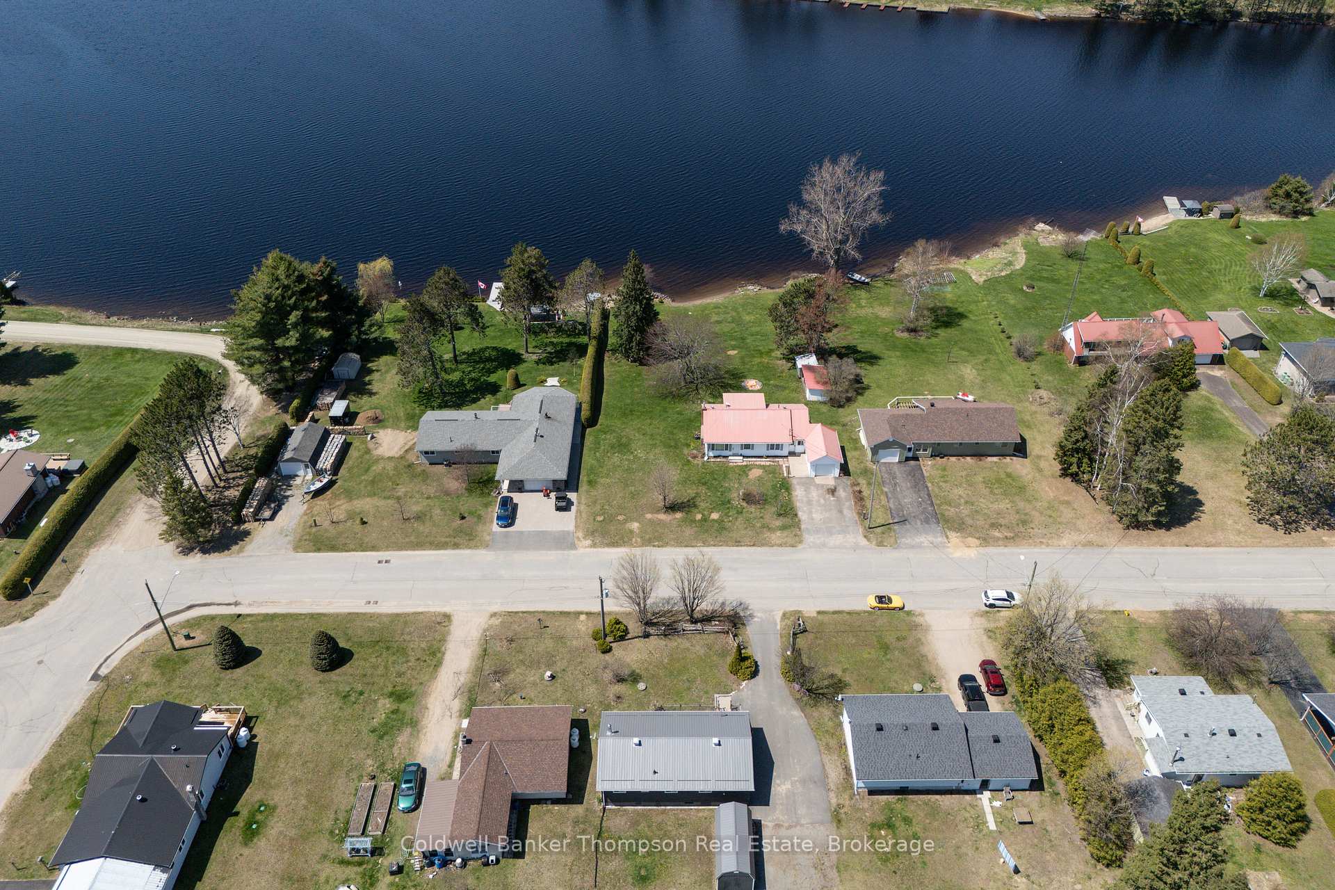 Photo 4 of 45 Lake Street, South Algonquin — HOMEH