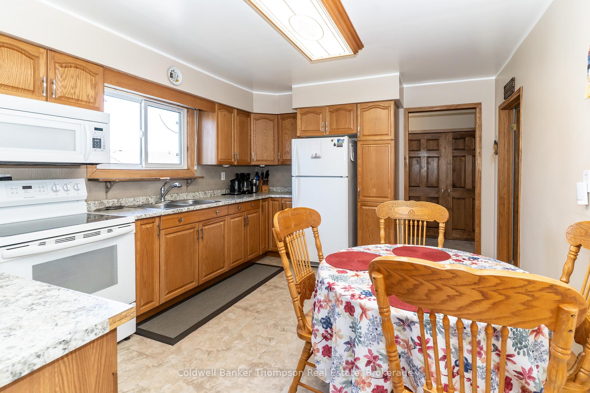 Photo 9 of 45 Lake Street, South Algonquin — HOMEH