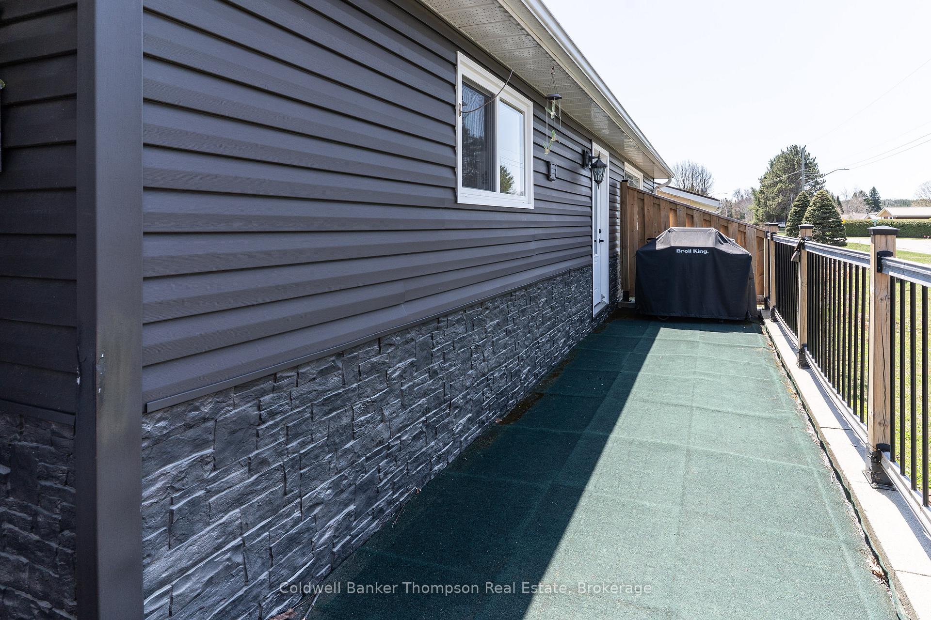 Photo 26 of 45 Lake Street, South Algonquin — HOMEH