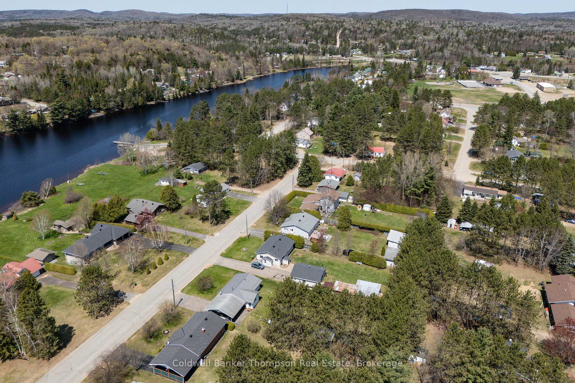 Photo 40 of 45 Lake Street, South Algonquin — HOMEH