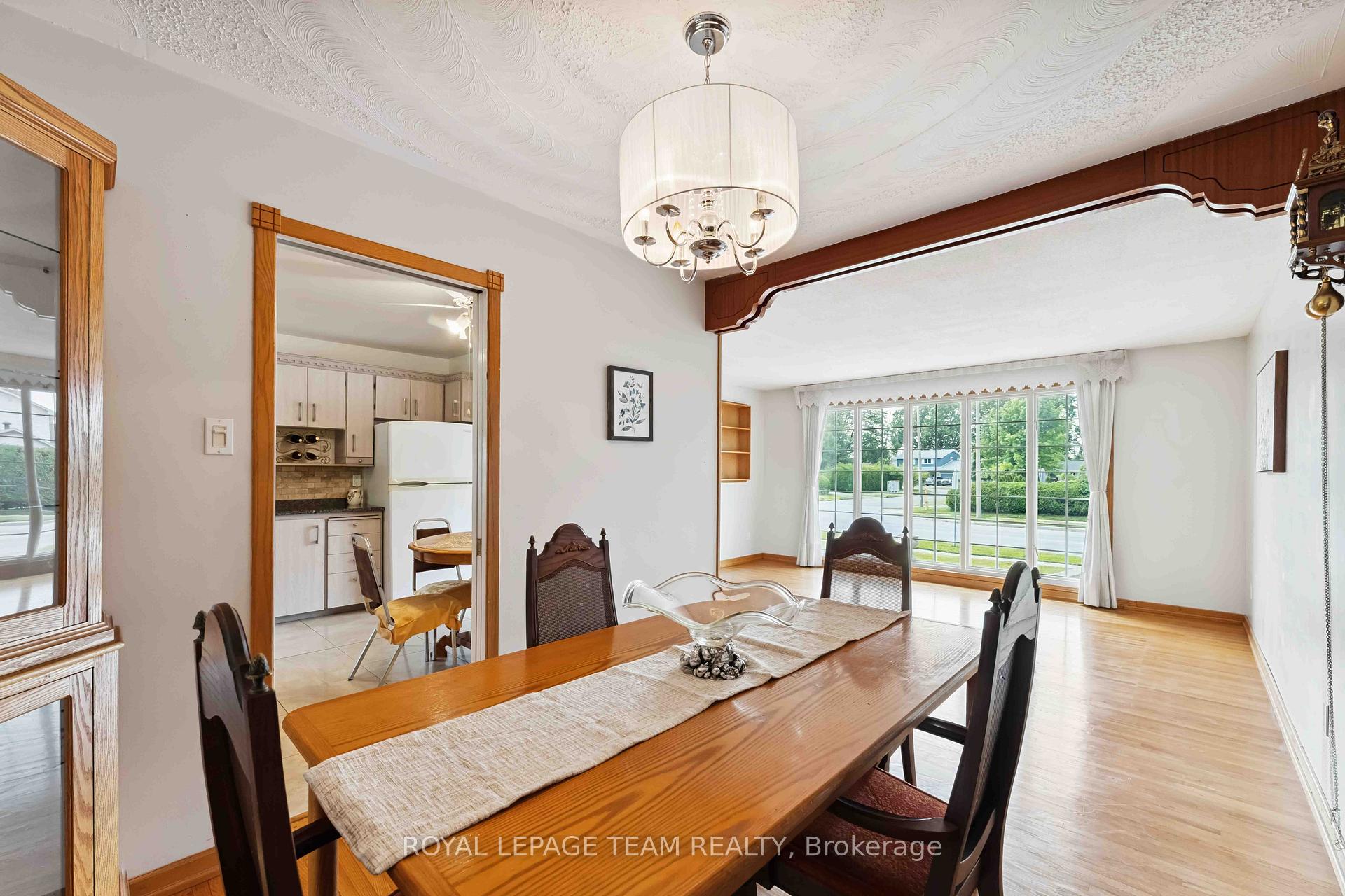 Photo 9 of 76 Knoxdale Road, Ottawa, Manordale — HOMEH