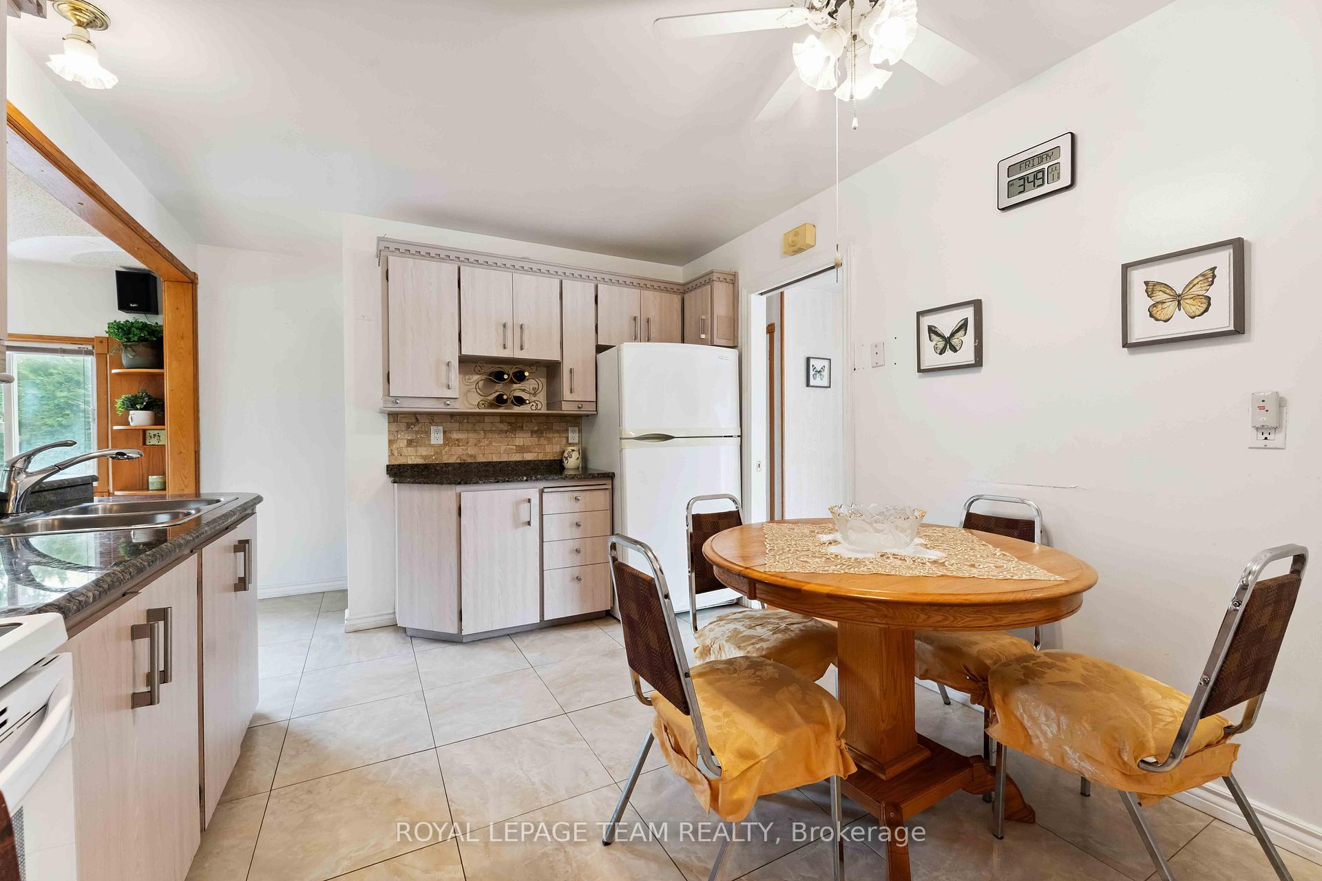 Photo 10 of 76 Knoxdale Road, Ottawa, Manordale — HOMEH