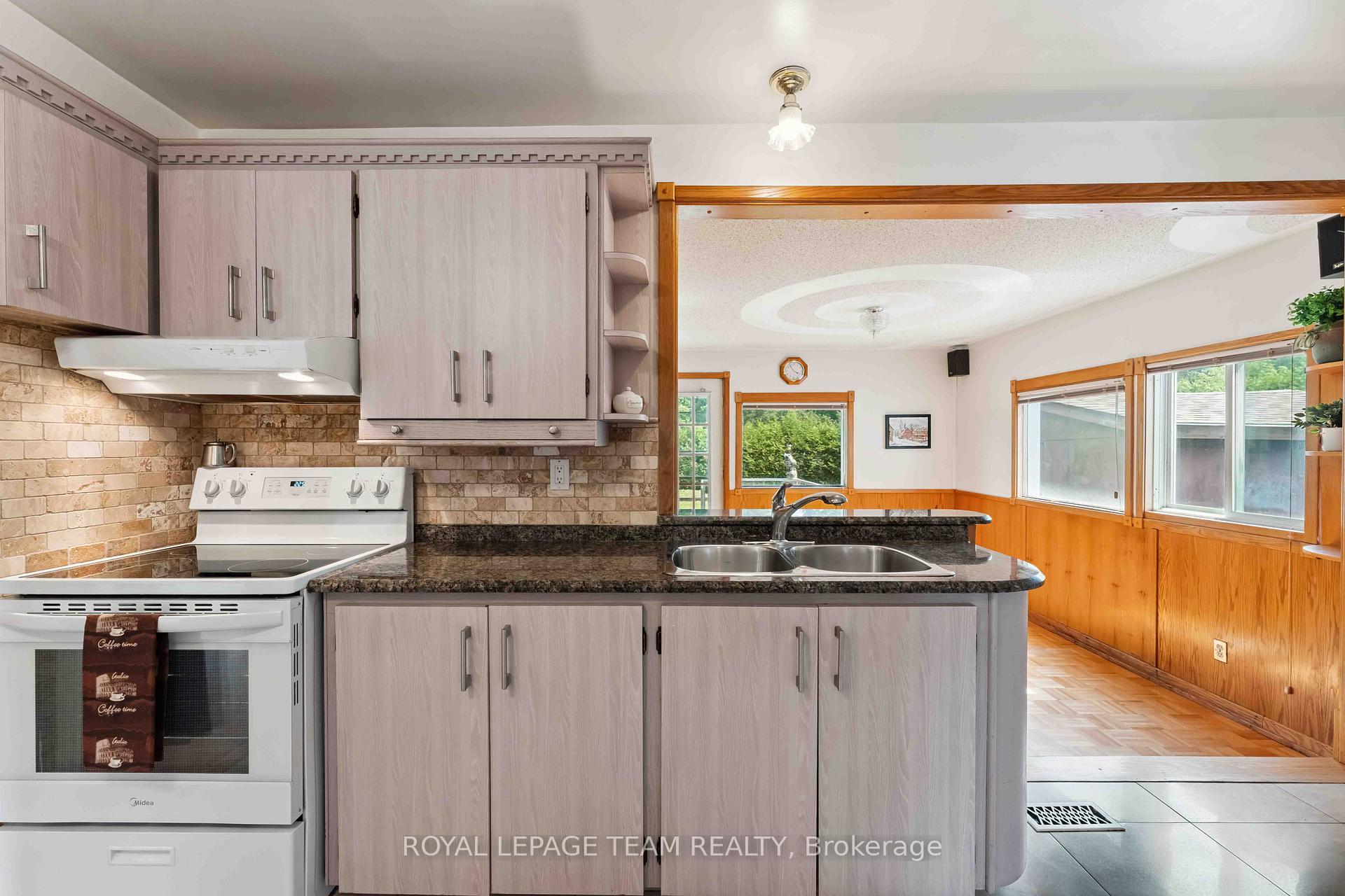 Photo 13 of 76 Knoxdale Road, Ottawa, Manordale — HOMEH