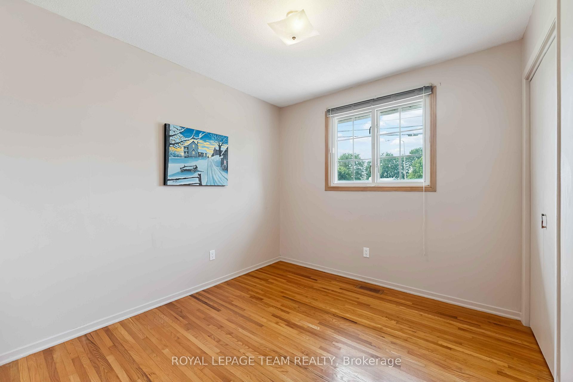 Photo 18 of 76 Knoxdale Road, Ottawa, Manordale — HOMEH
