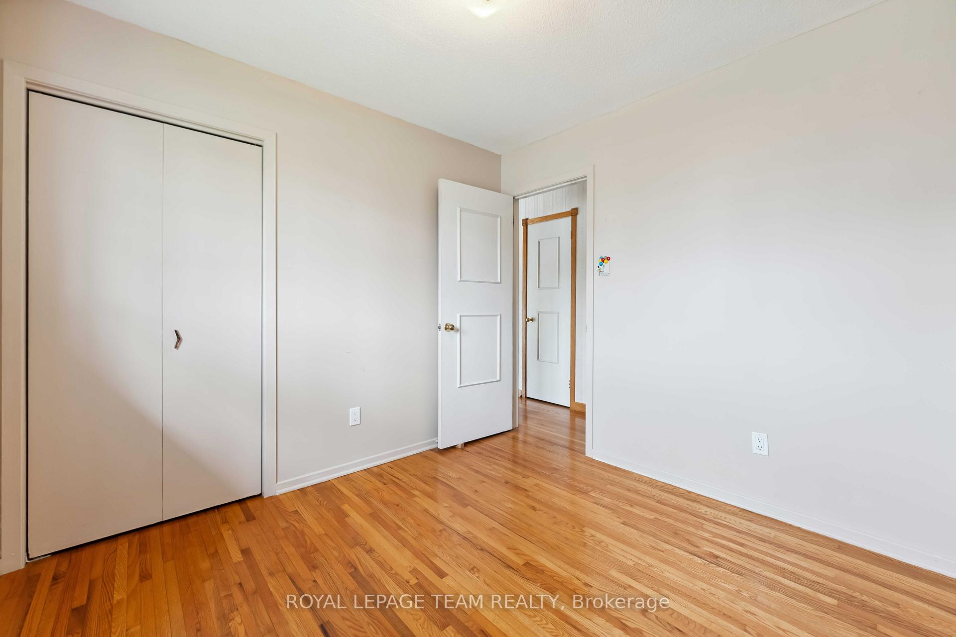 Photo 19 of 76 Knoxdale Road, Ottawa, Manordale — HOMEH