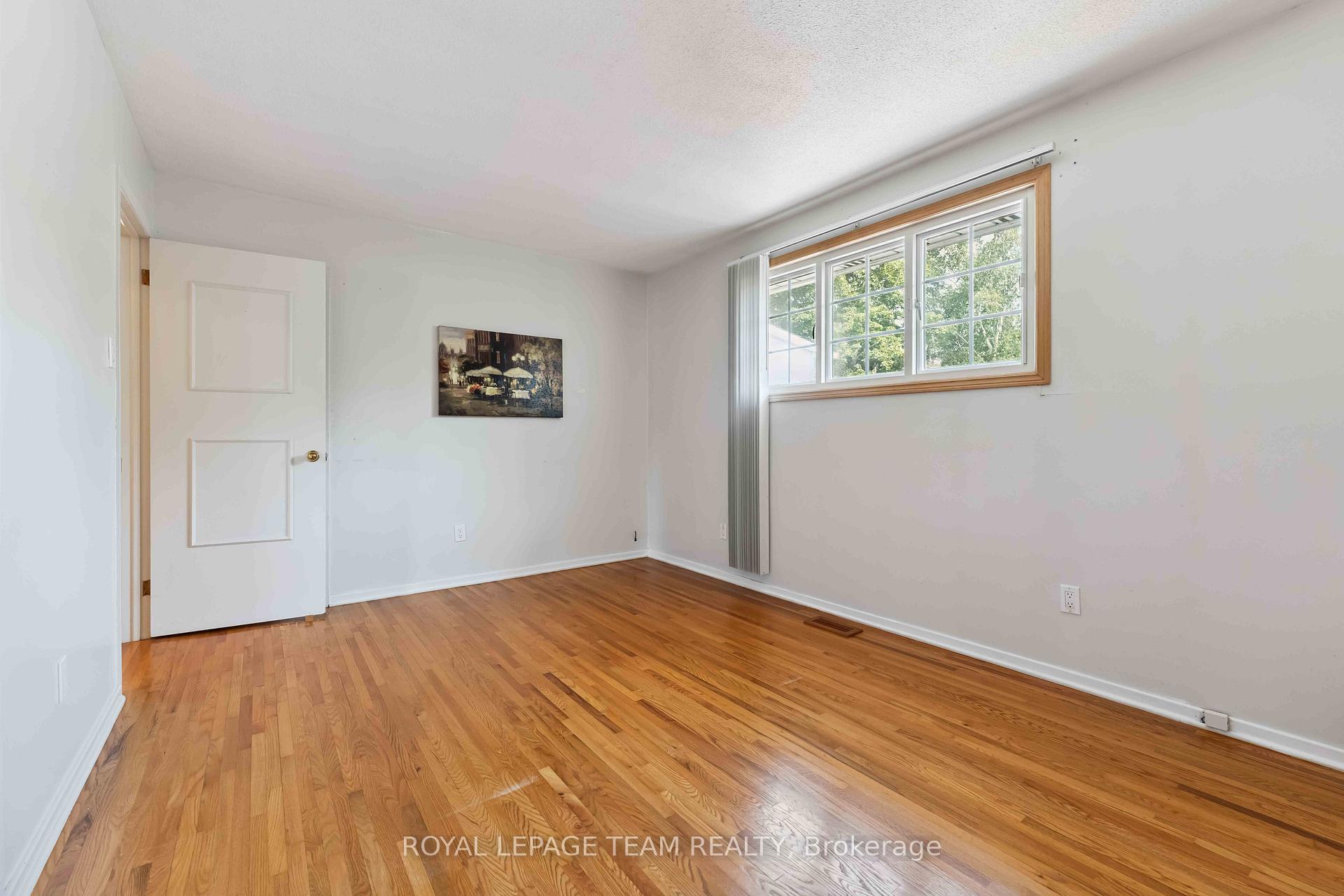Photo 21 of 76 Knoxdale Road, Ottawa, Manordale — HOMEH