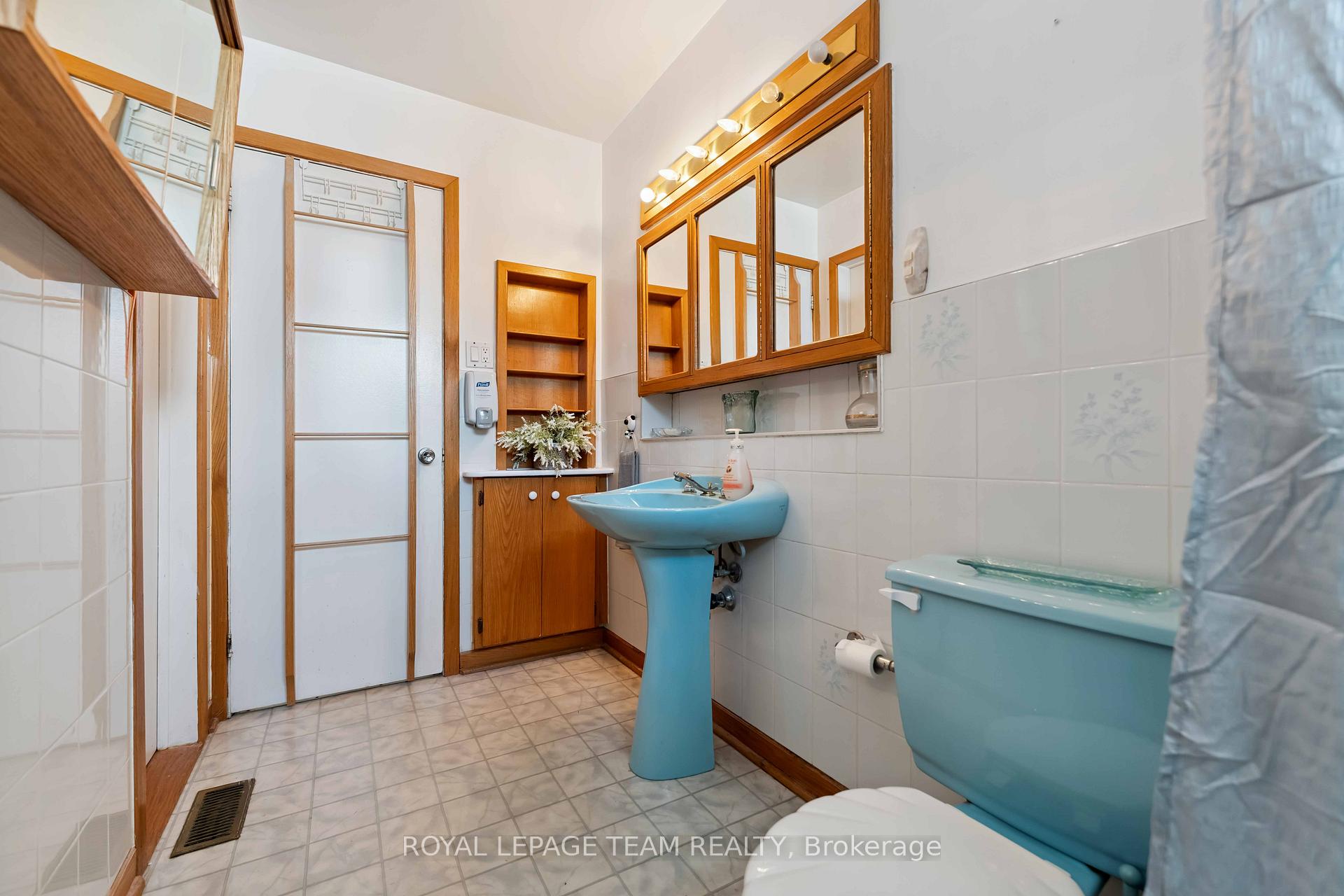 Photo 25 of 76 Knoxdale Road, Ottawa, Manordale — HOMEH