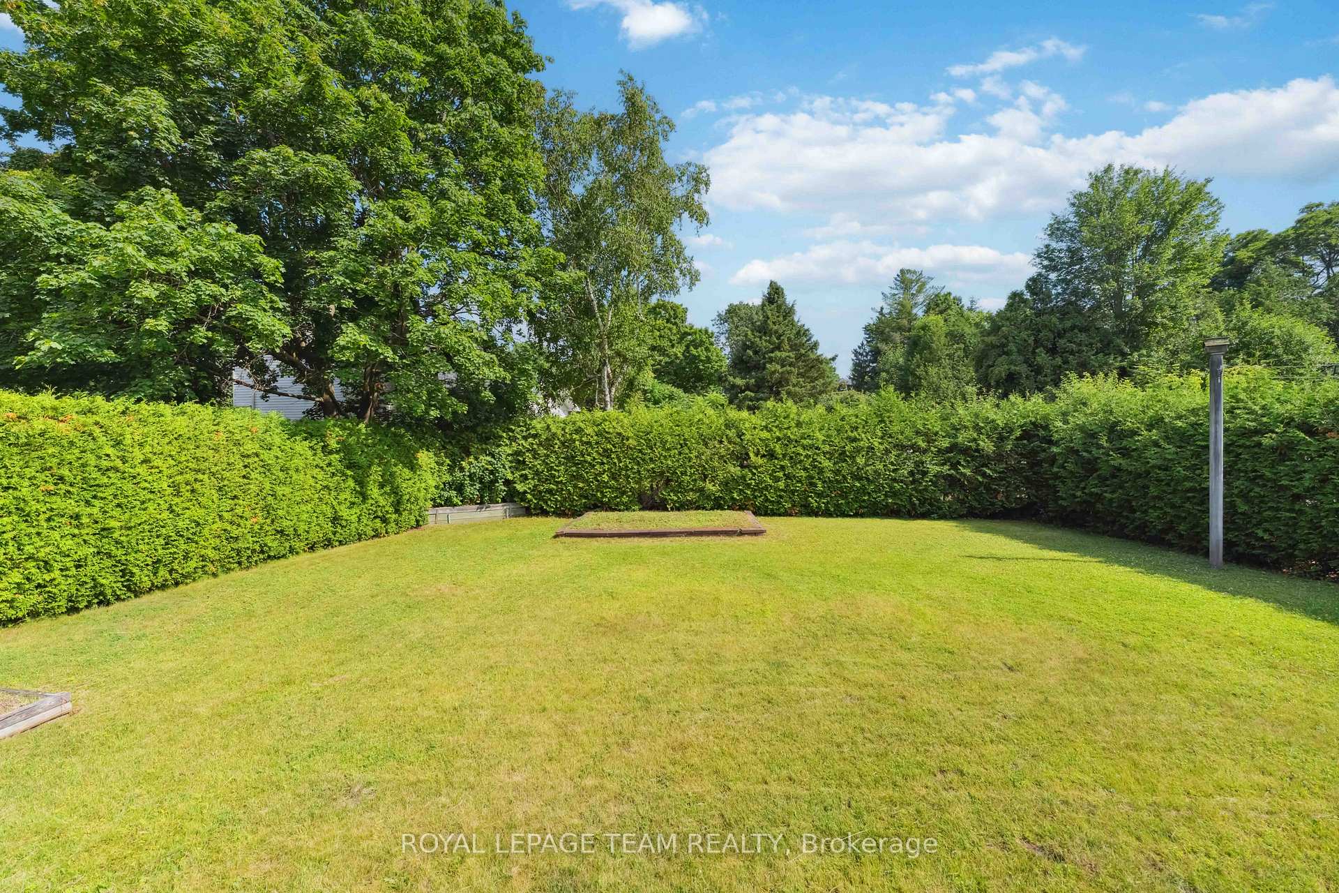 Photo 35 of 76 Knoxdale Road, Ottawa, Manordale — HOMEH