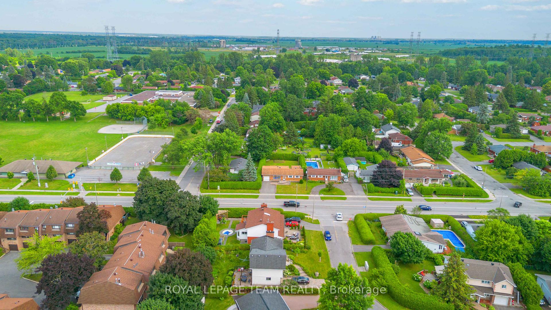 Photo 46 of 76 Knoxdale Road, Ottawa, Manordale — HOMEH