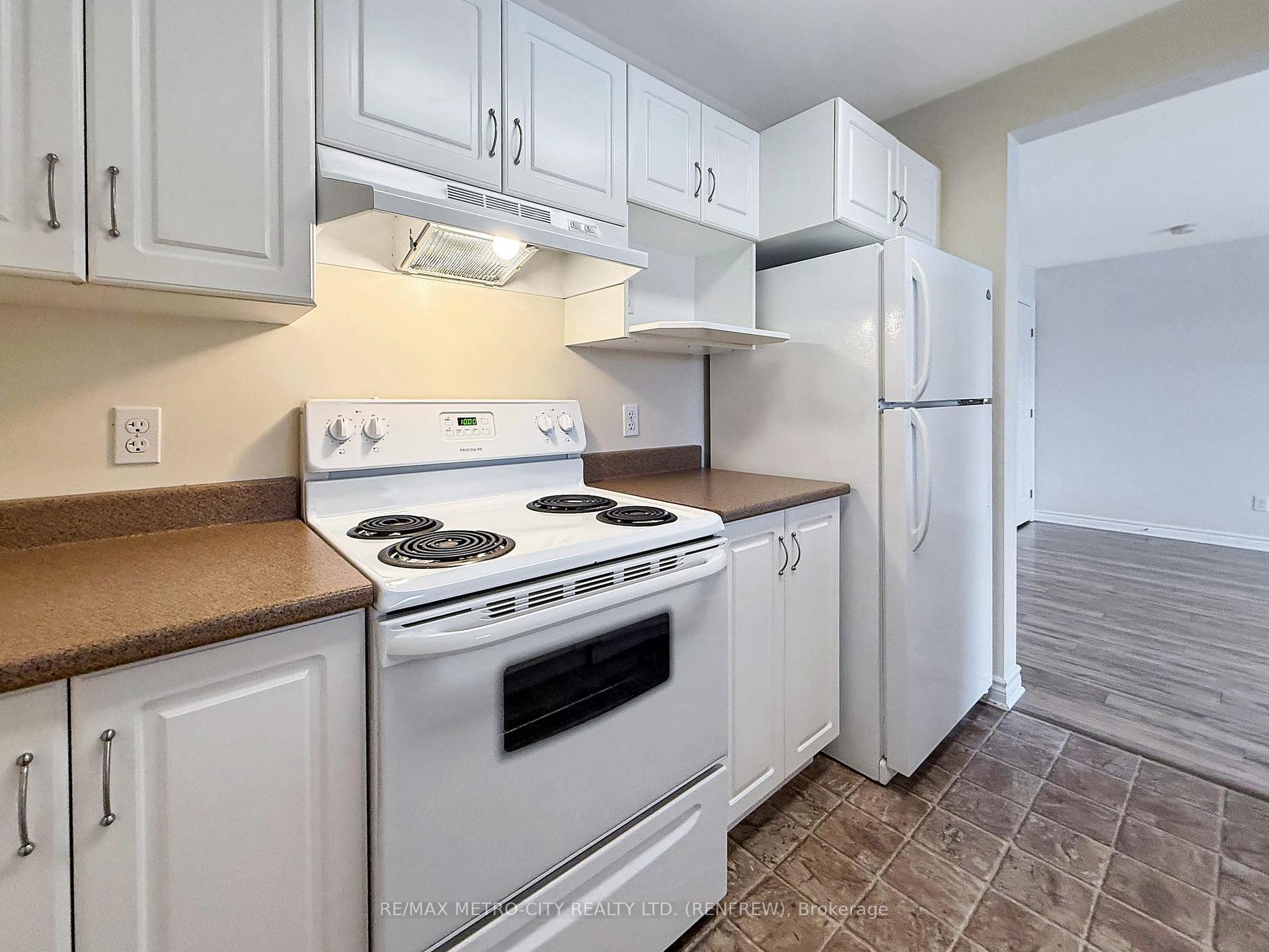 Photo 8 of 141 Elk Street, Renfrew — HOMEH