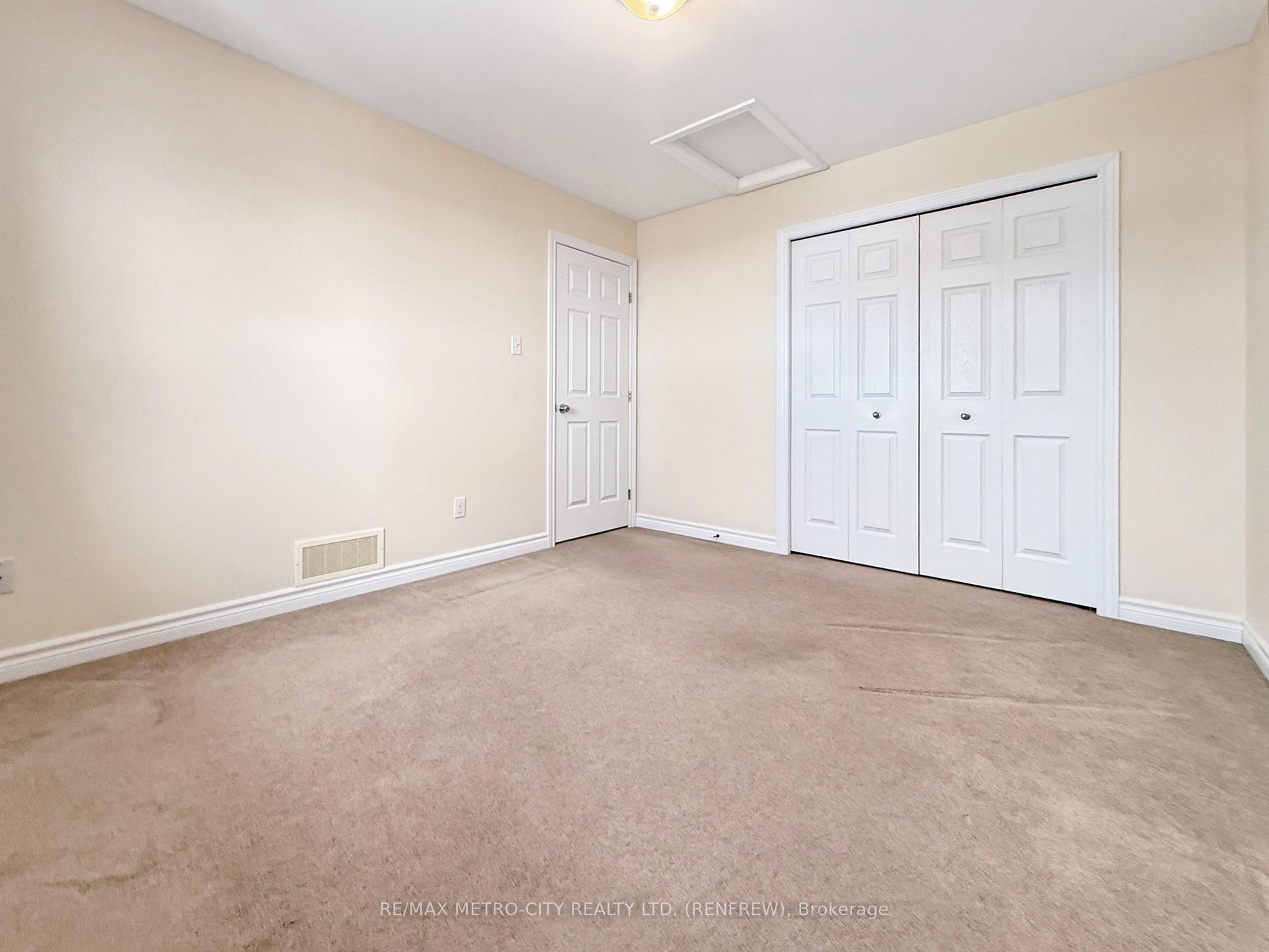 Photo 11 of 141 Elk Street, Renfrew — HOMEH
