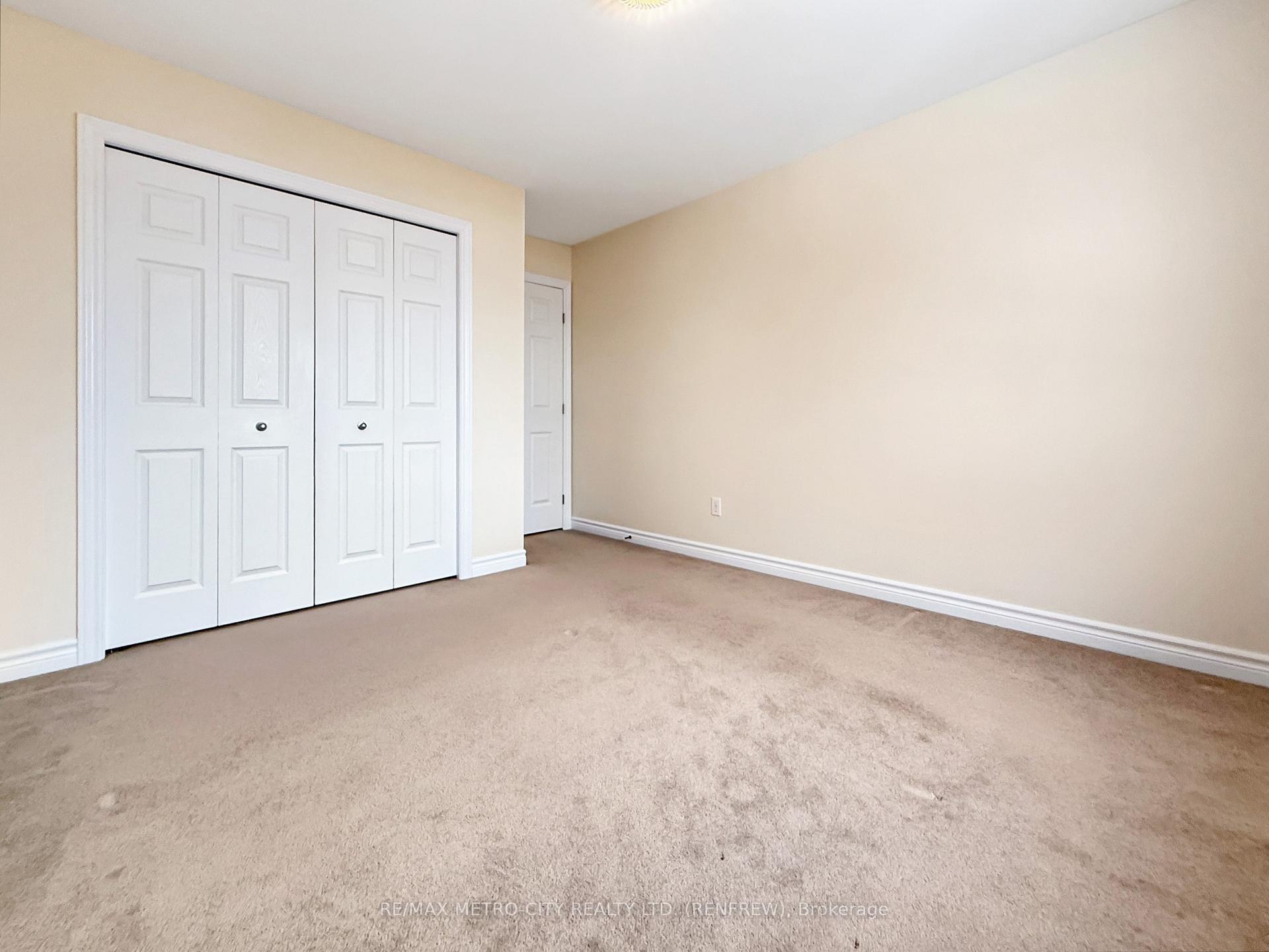 Photo 12 of 141 Elk Street, Renfrew — HOMEH
