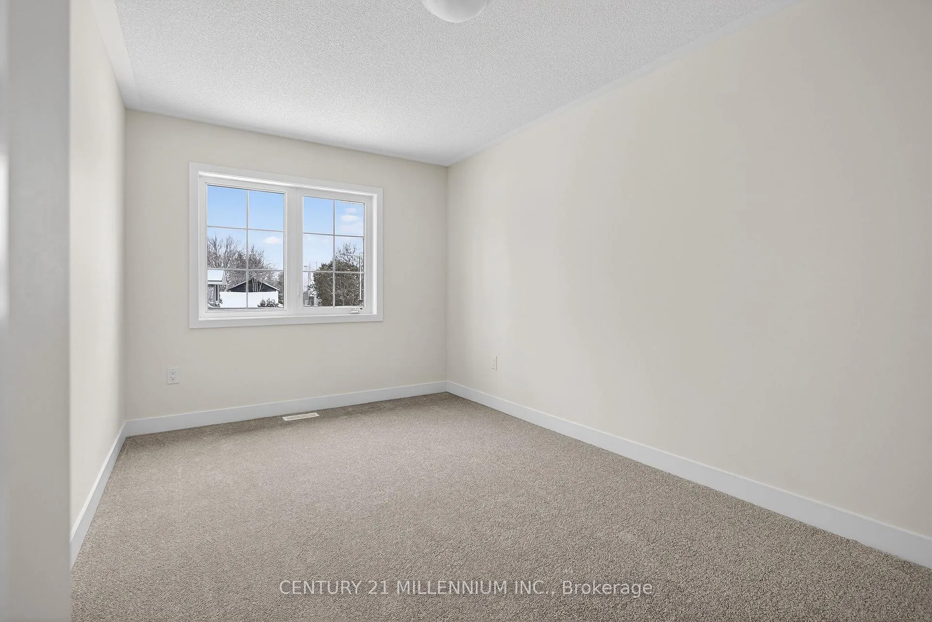 Photo 10 of 104 Walden Drive, Shelburne — HOMEH