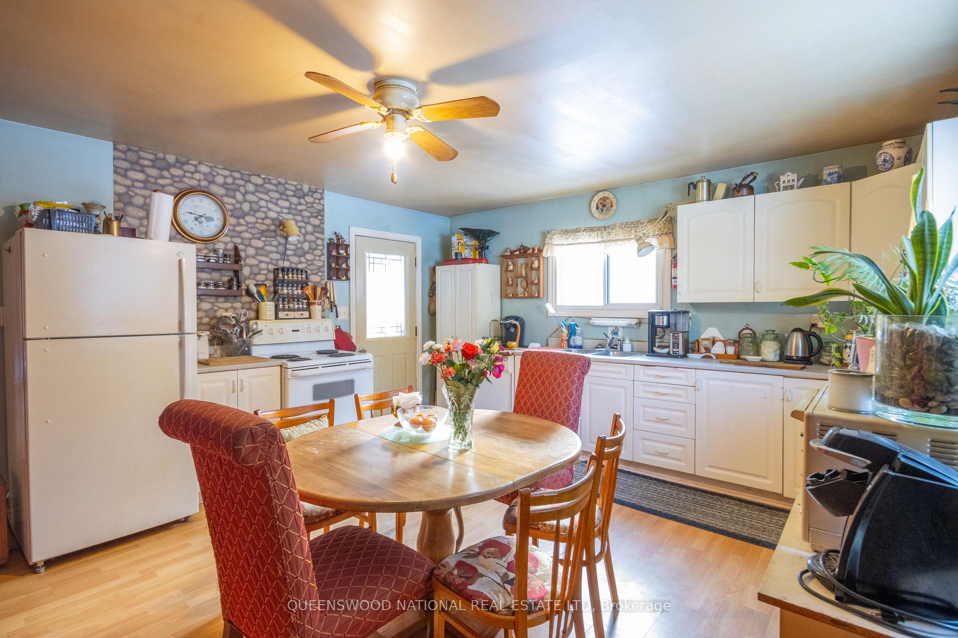 Photo 3 of 29 Victoria Street, South Algonquin — HOMEH