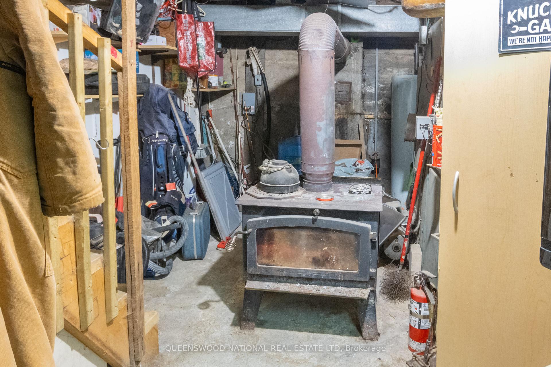 Photo 16 of 29 Victoria Street, South Algonquin — HOMEH