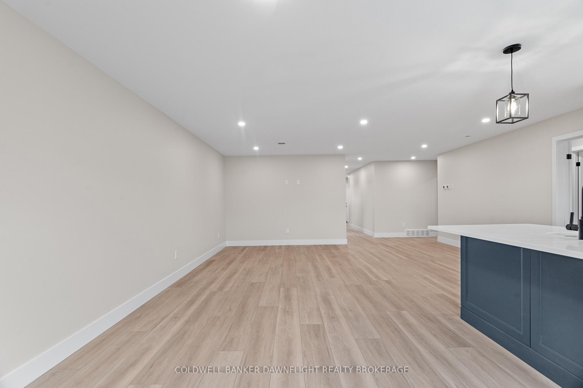 Photo 20 of 111 Victoria Avenue E, South Huron, Stephen — HOMEH