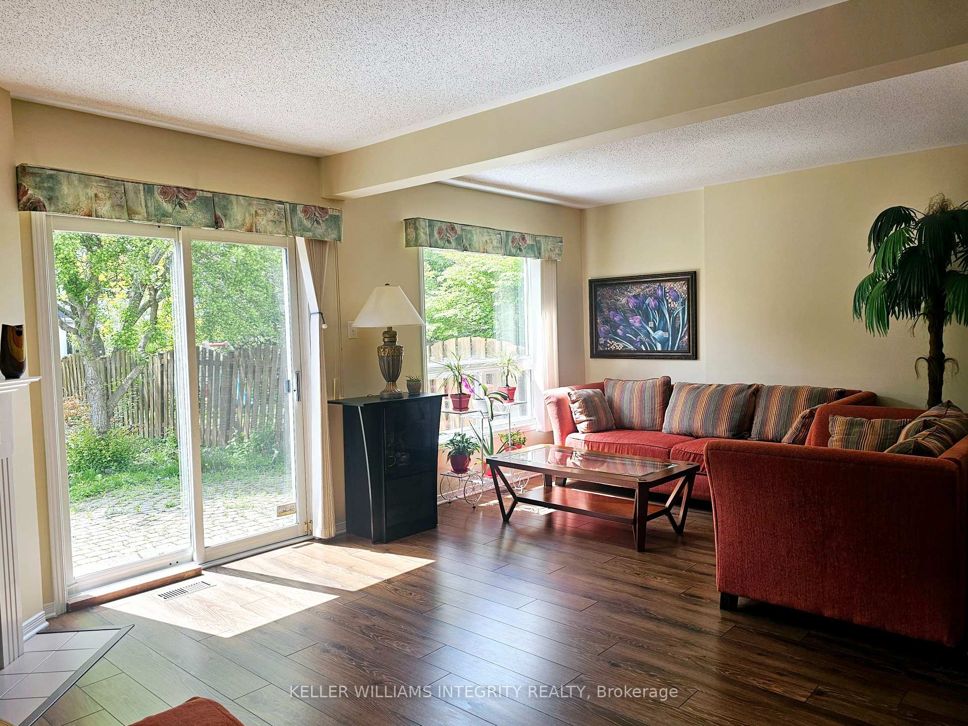 Photo 10 of 36 Thornbury Crescent, Ottawa, Centrepointe — HOMEH