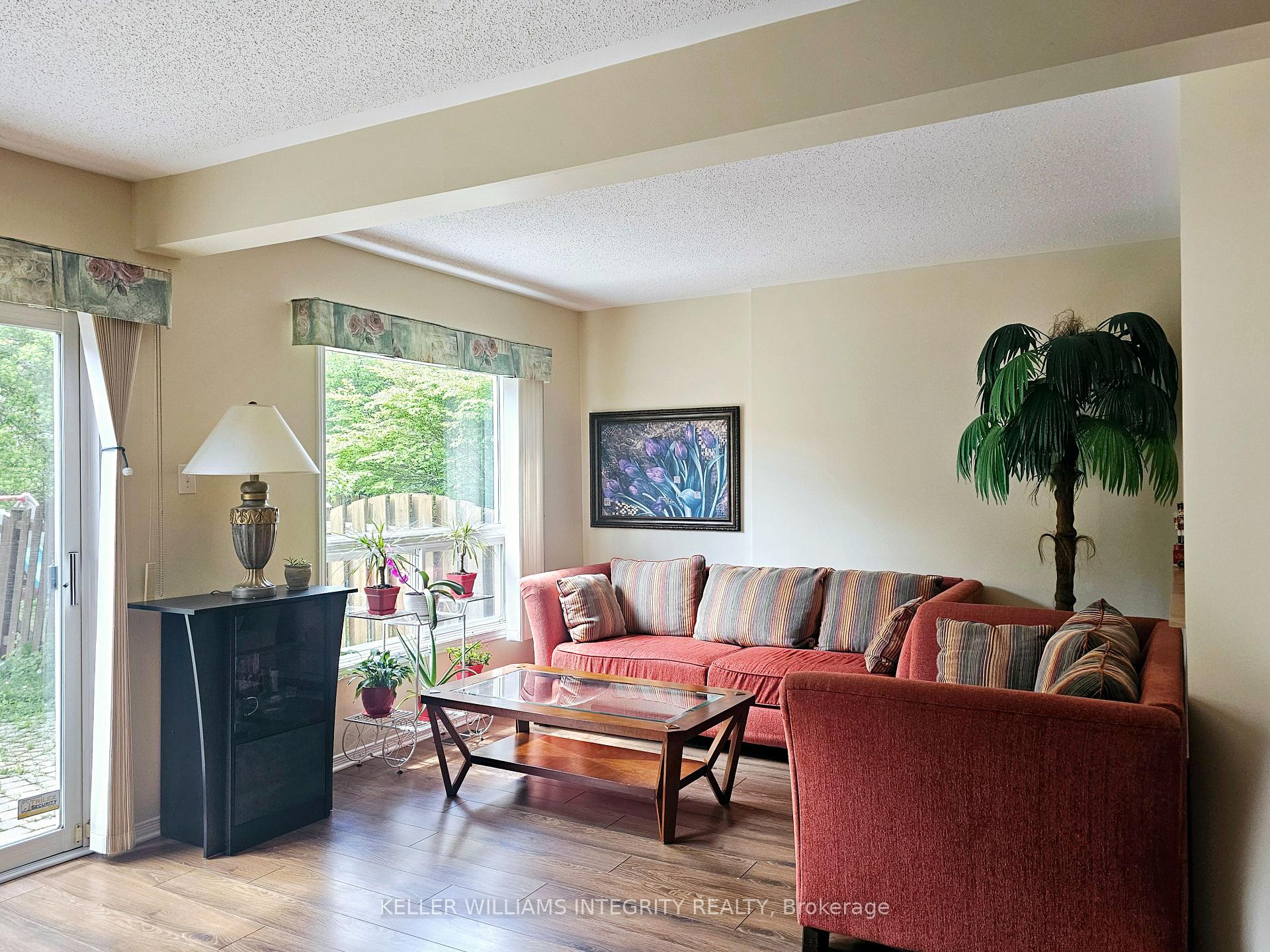 Photo 11 of 36 Thornbury Crescent, Ottawa, Centrepointe — HOMEH