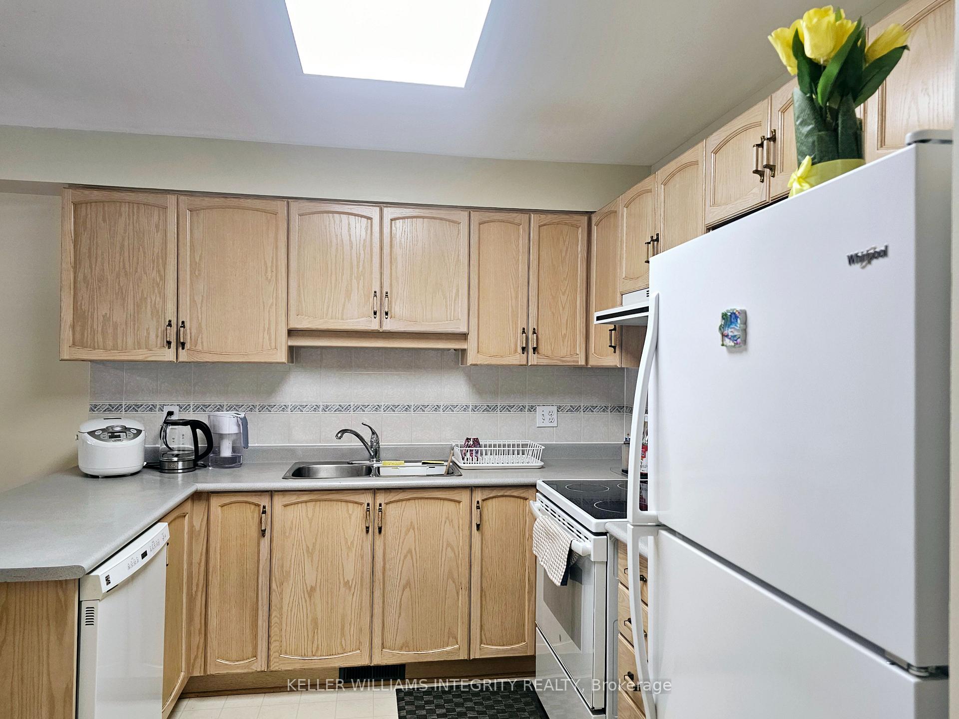 Photo 18 of 36 Thornbury Crescent, Ottawa, Centrepointe — HOMEH