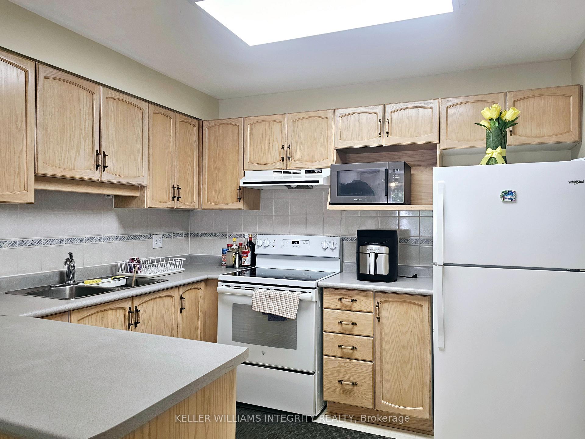 Photo 19 of 36 Thornbury Crescent, Ottawa, Centrepointe — HOMEH