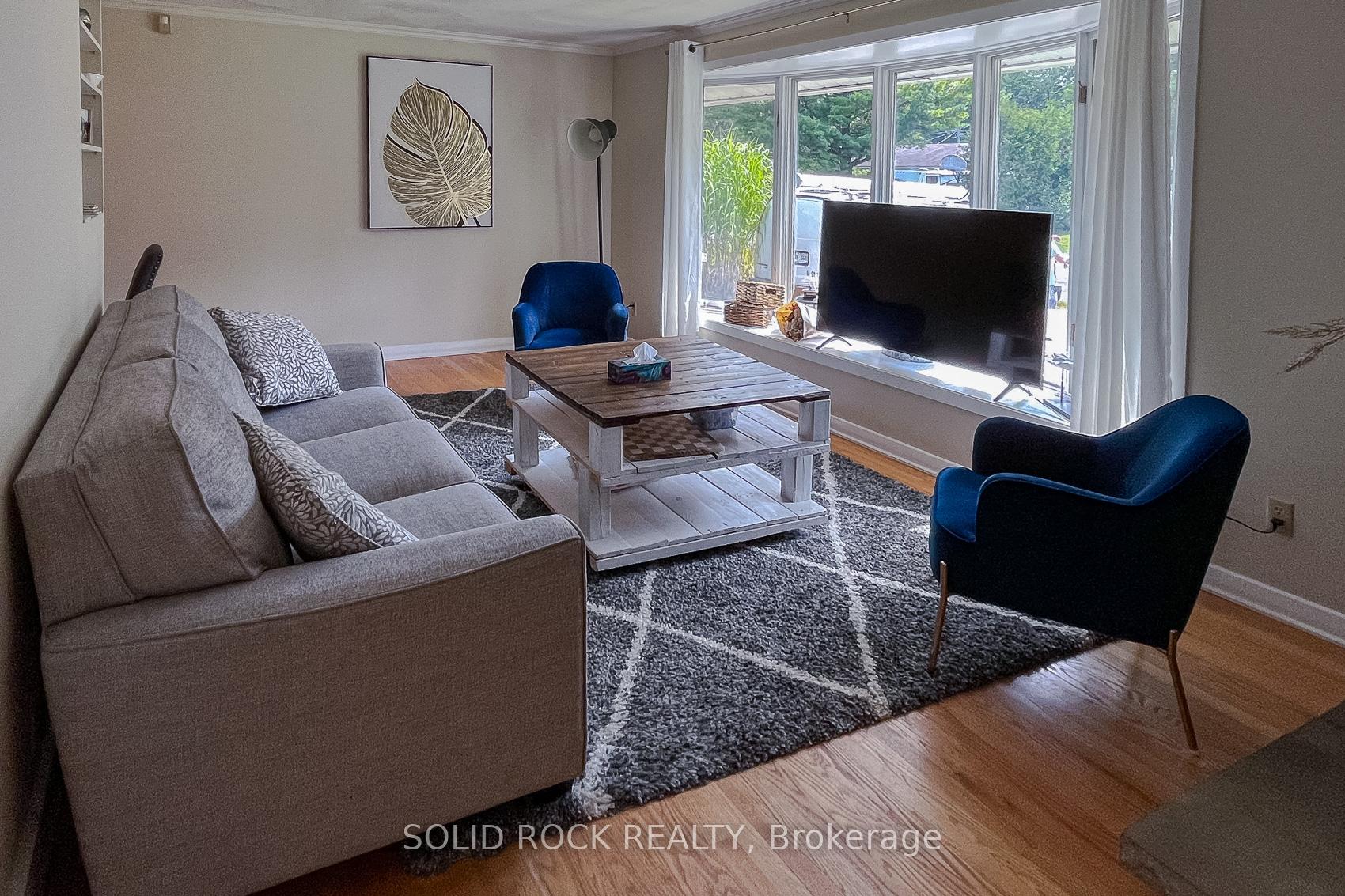 Photo 5 of 35 Kirkstall Avenue, Ottawa, Manordale — HOMEH