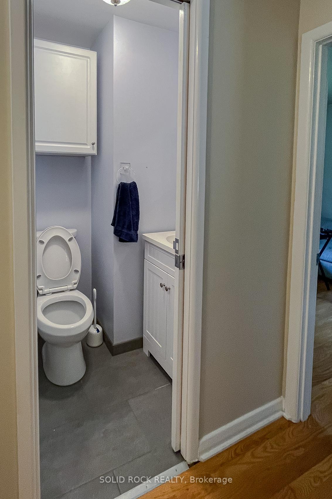 Photo 12 of 35 Kirkstall Avenue, Ottawa, Manordale — HOMEH