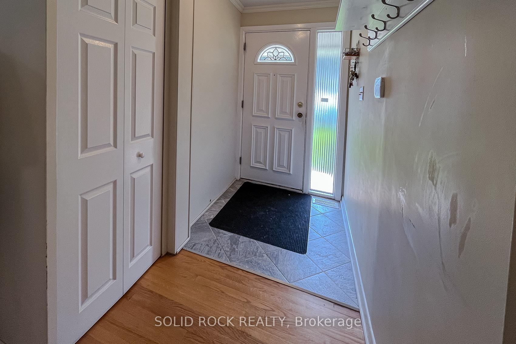 Photo 17 of 35 Kirkstall Avenue, Ottawa, Manordale — HOMEH