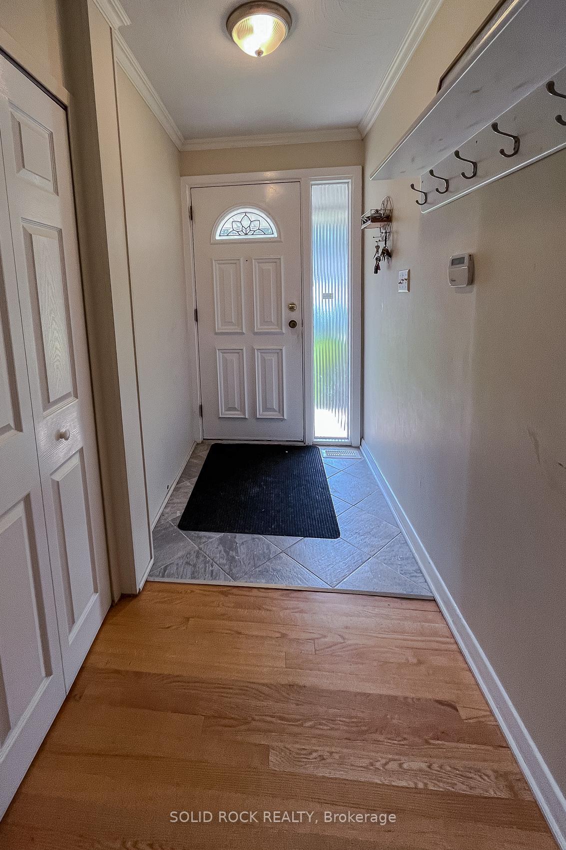 Photo 18 of 35 Kirkstall Avenue, Ottawa, Manordale — HOMEH
