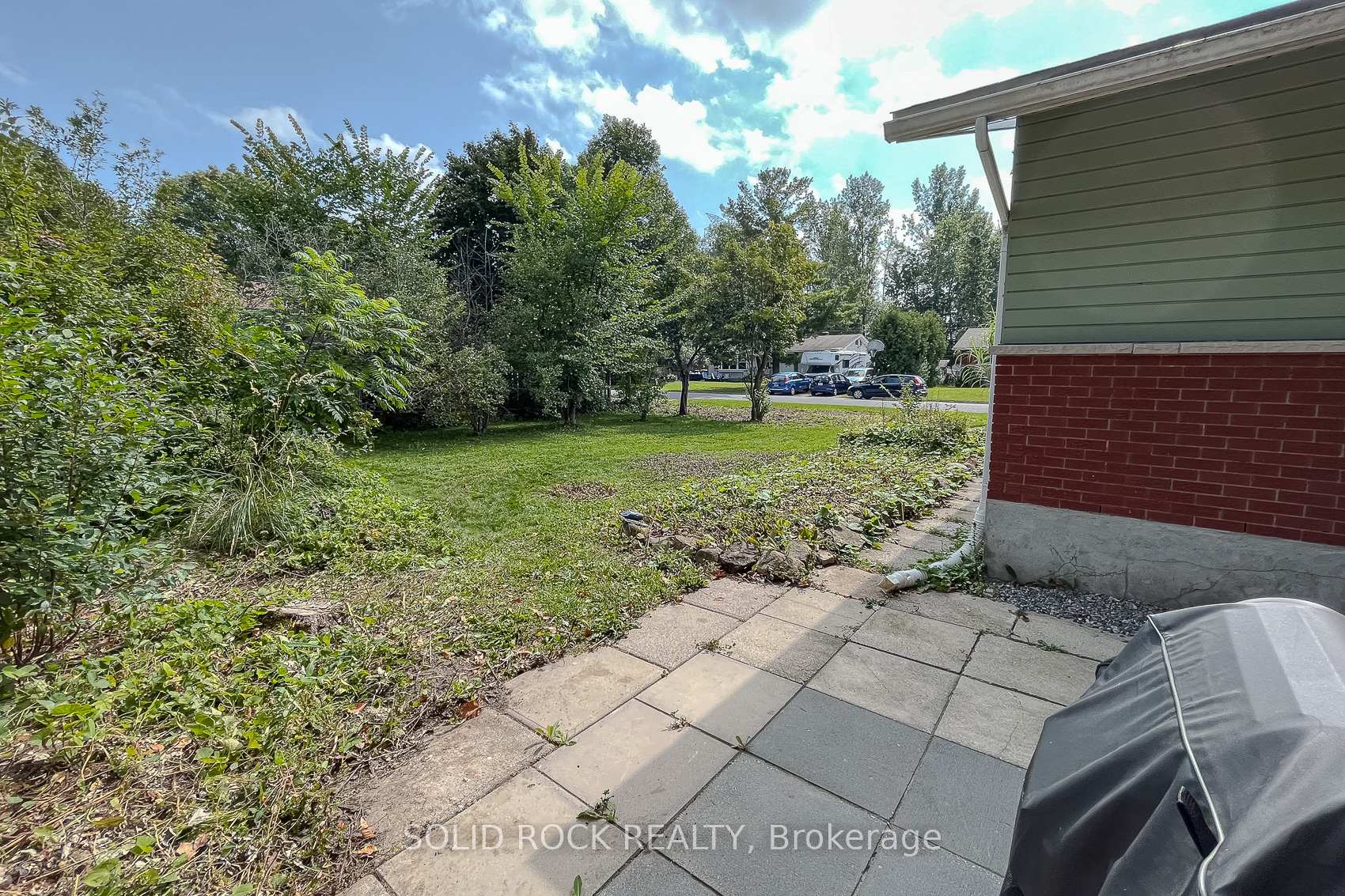 Photo 24 of 35 Kirkstall Avenue, Ottawa, Manordale — HOMEH
