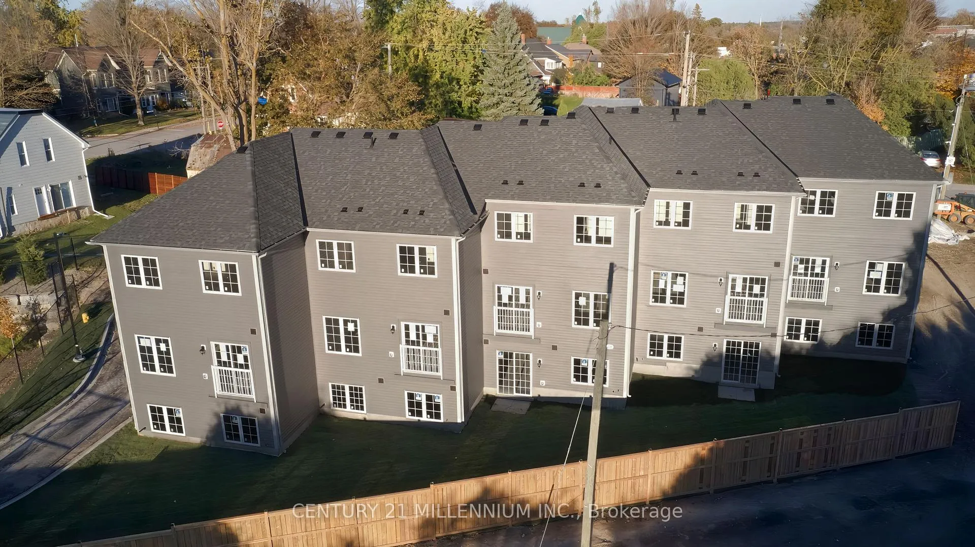 Photo 3 of 118 Gordon Street, Shelburne — HOMEH