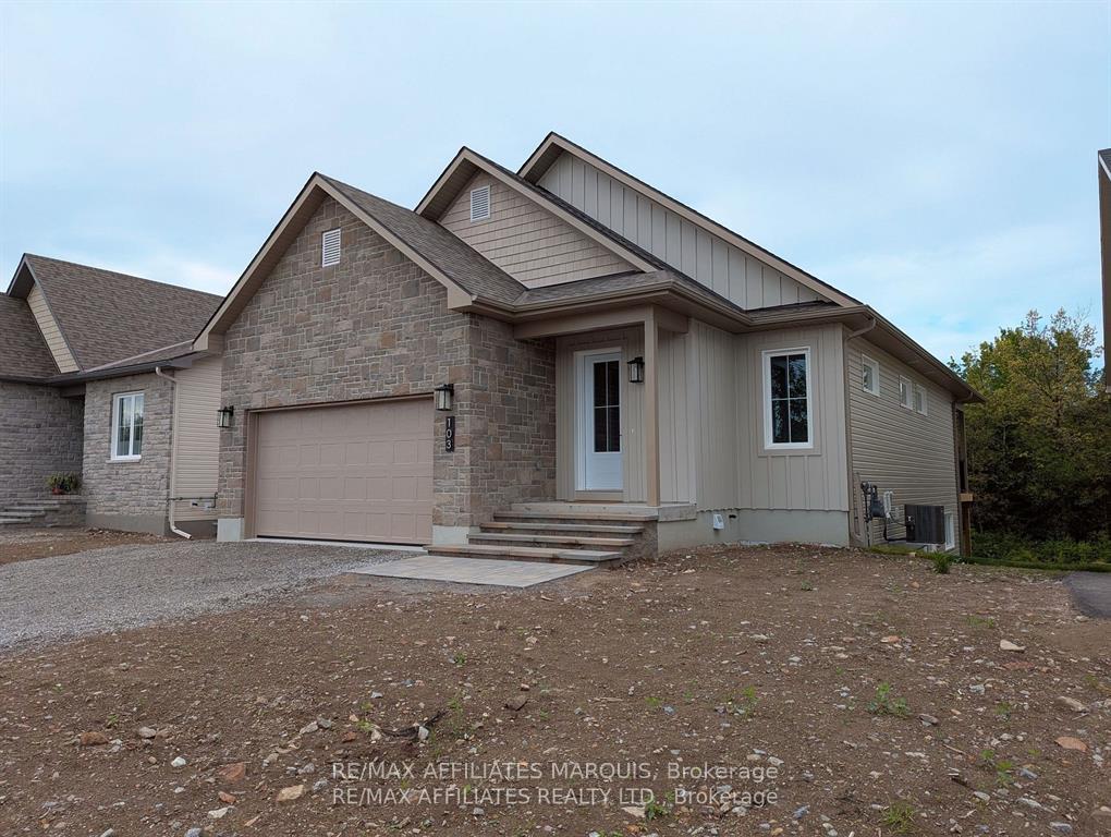 Photo 2 of 103 Rabb Street, Smiths Falls — HOMEH