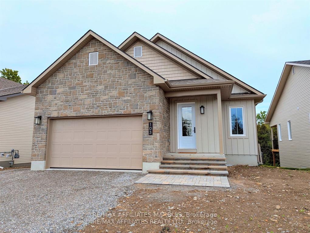 Photo 3 of 103 Rabb Street, Smiths Falls — HOMEH