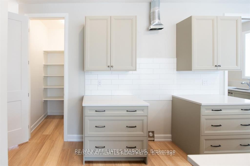 Photo 11 of 103 Rabb Street, Smiths Falls — HOMEH