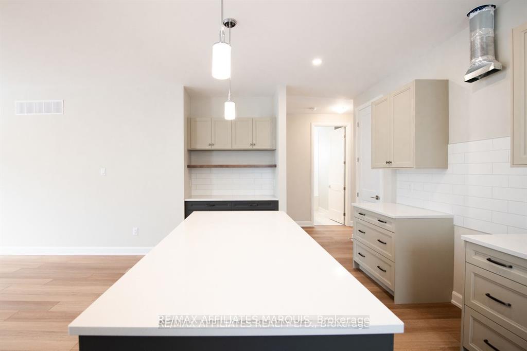 Photo 12 of 103 Rabb Street, Smiths Falls — HOMEH