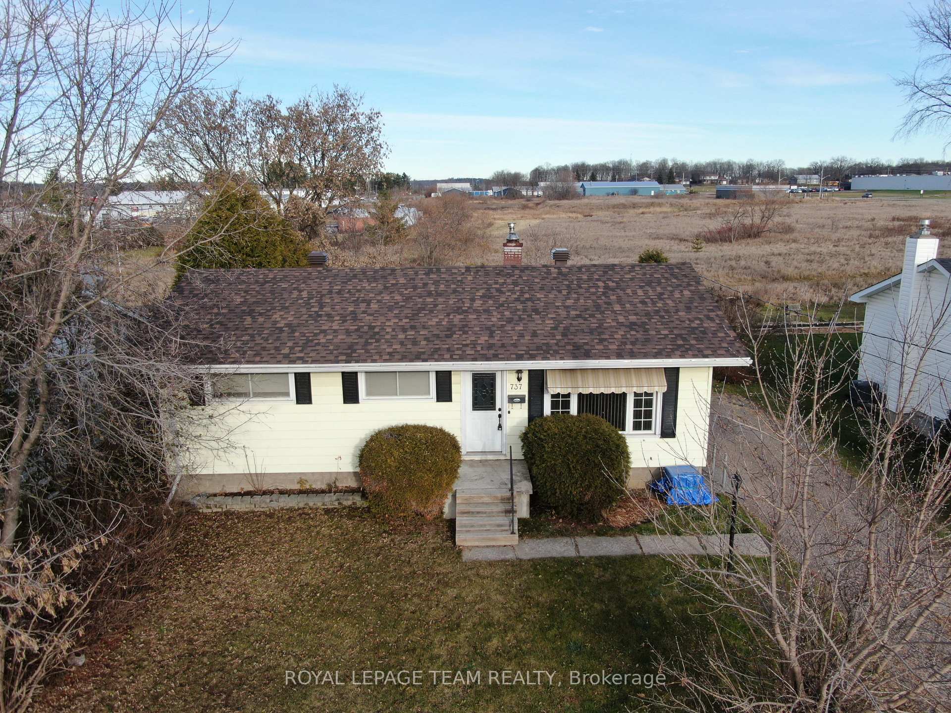 Photo 1 of 737 Eighth Street, Renfrew — HOMEH