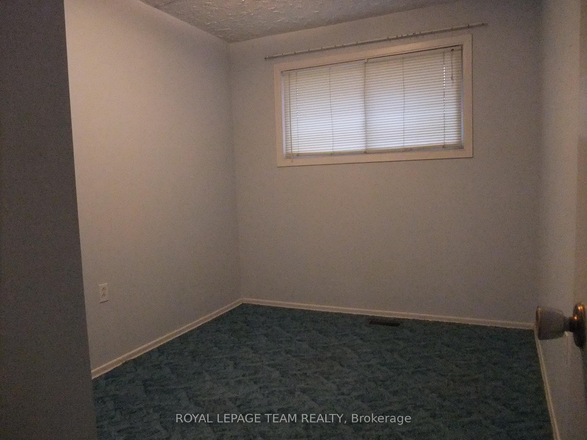 Photo 21 of 737 Eighth Street, Renfrew — HOMEH