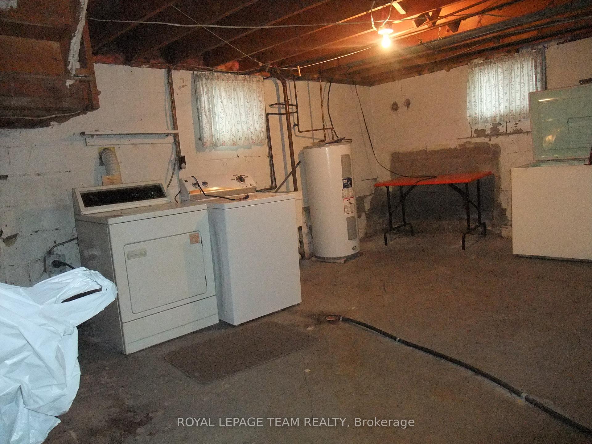 Photo 28 of 737 Eighth Street, Renfrew — HOMEH