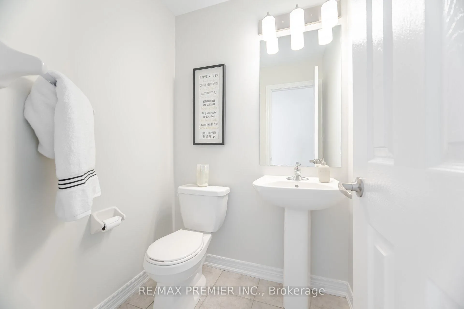 Photo 12 of 804 Cook Crescent, Shelburne — HOMEH