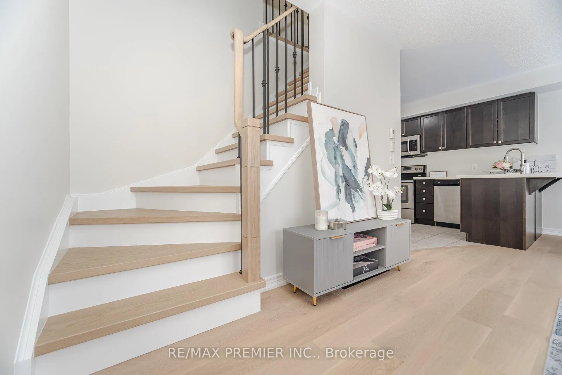 Photo 13 of 804 Cook Crescent, Shelburne — HOMEH