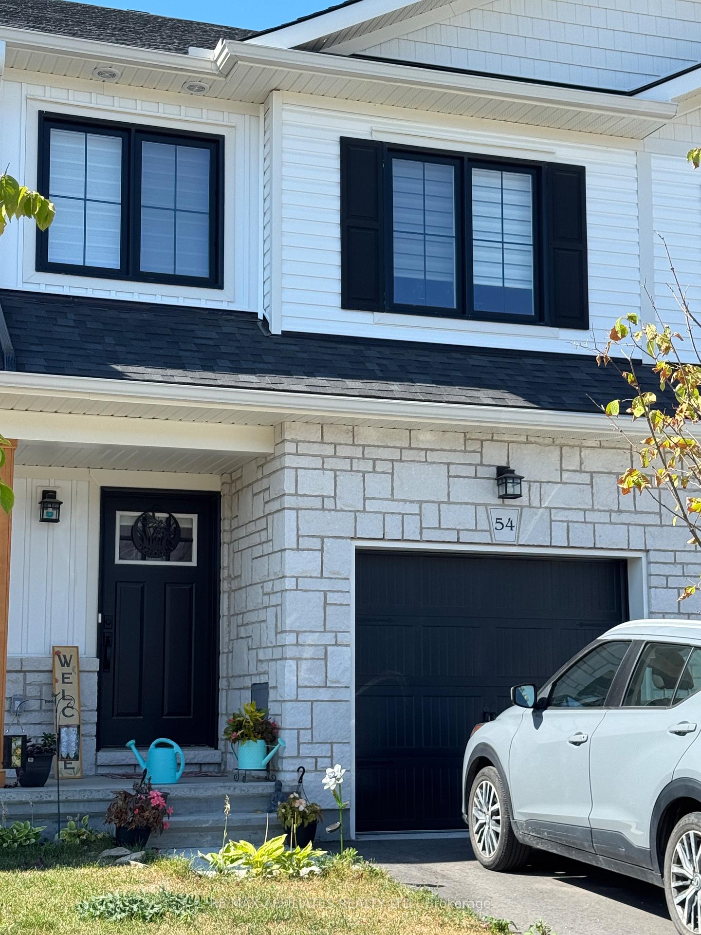 Photo 2 of 54 Staples Boulevard, Smiths Falls — HOMEH